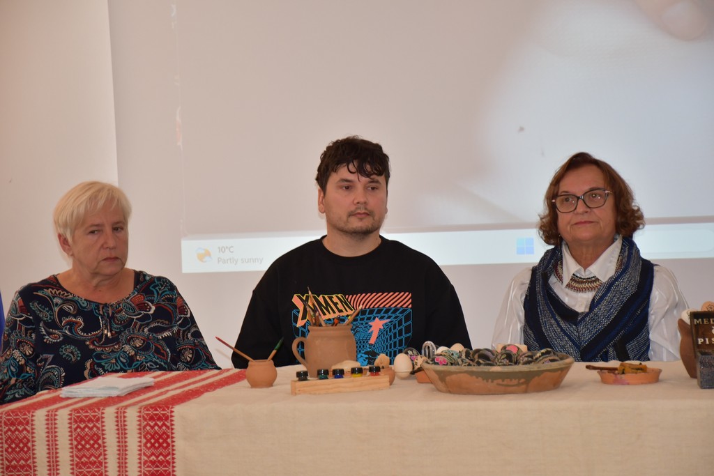 ČRNE PISANICE Predstavljeno umijeće izrade črnih pisanica, novozaštićeno nematerijalno dobro Međimurja ČRNE PISANICE Predstavljeno umijeće izrade črnih pisanica, novozaštićeno nematerijalno dobro Međimurja