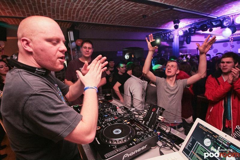 slika0031Podroom (Subota, 9.2. – Carninival House Party – DJ Mario Amarillo)