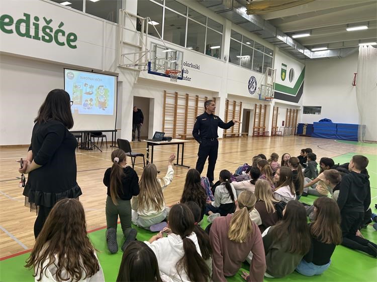 policija edukativno predavanje