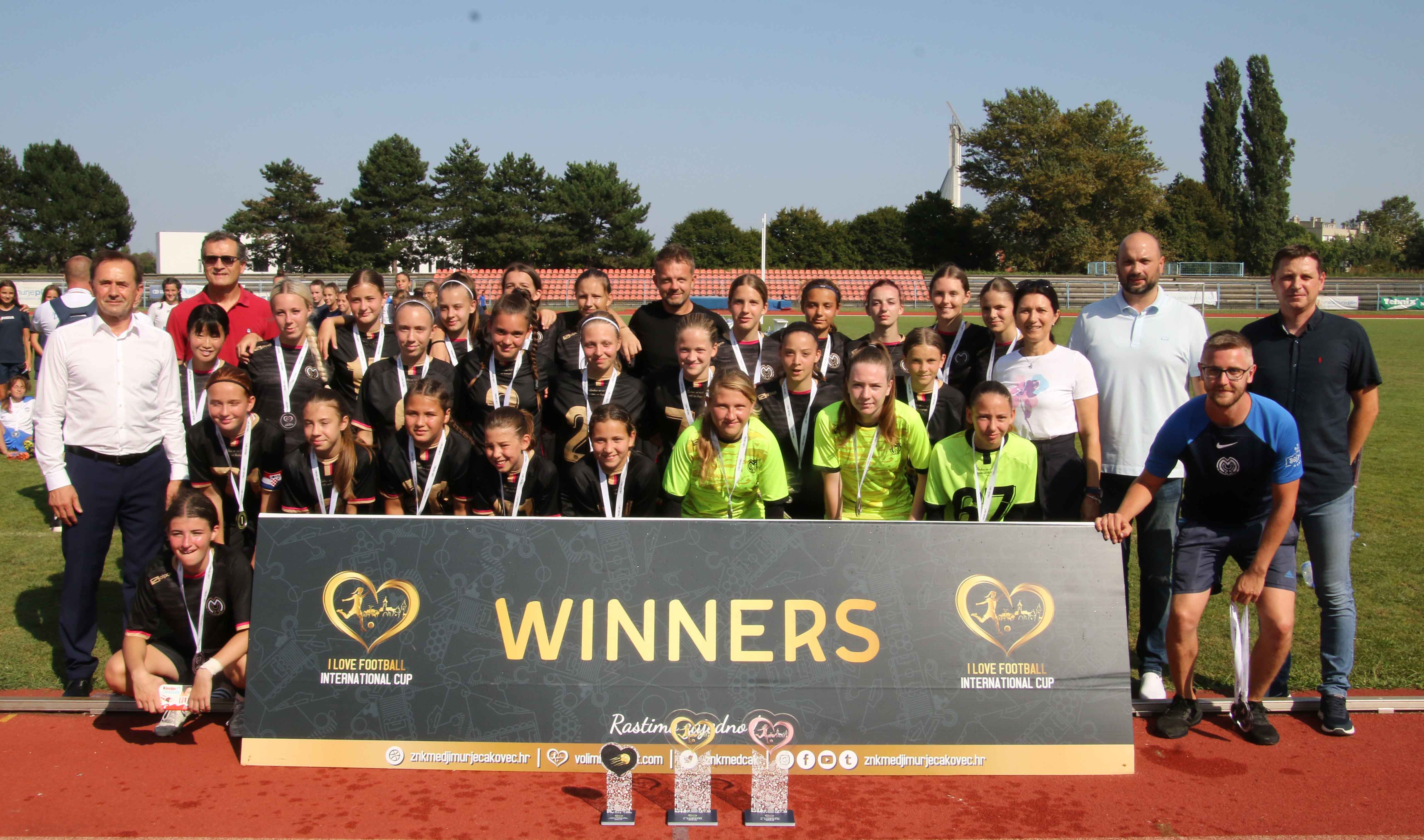 MEĐUNARODNO IZDANJE Ženski nogometni turnir u Čakovcu ‘Volim nogomet’