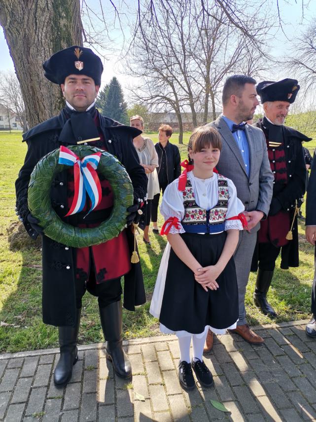 U Črečanu otkrivena bista Josipa Vrhovskog