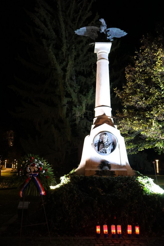 DAN SJEĆANJA Čakovec se i ove godine dostojanstveno prisjetio žrtava Vukovara i Škrabrnje te obljetnice pogibije Nikole VII. Zrinskog DAN SJEĆANJA Čakovec se i ove godine dostojanstveno prisjetio žrtava Vukovara i Škrabrnje te obljetnice pogibije Nikole VII. Zrinskog