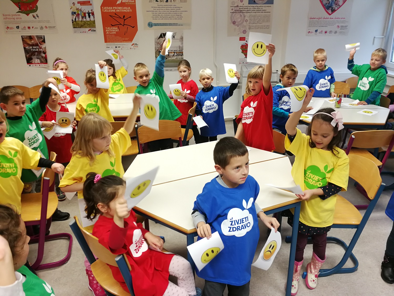 Volonteri u parku plavim krugom upozorili na šećernu bolest