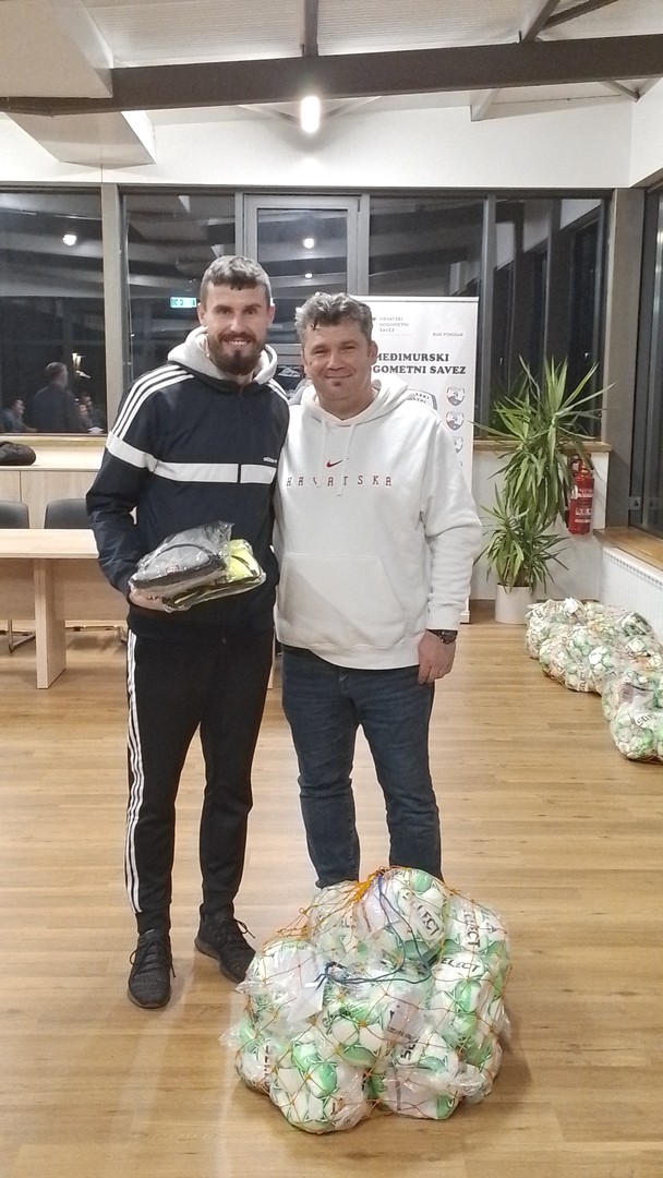 Međimurski nogometni savez školama nogometa podijelio 350 lopti i 400 markera
