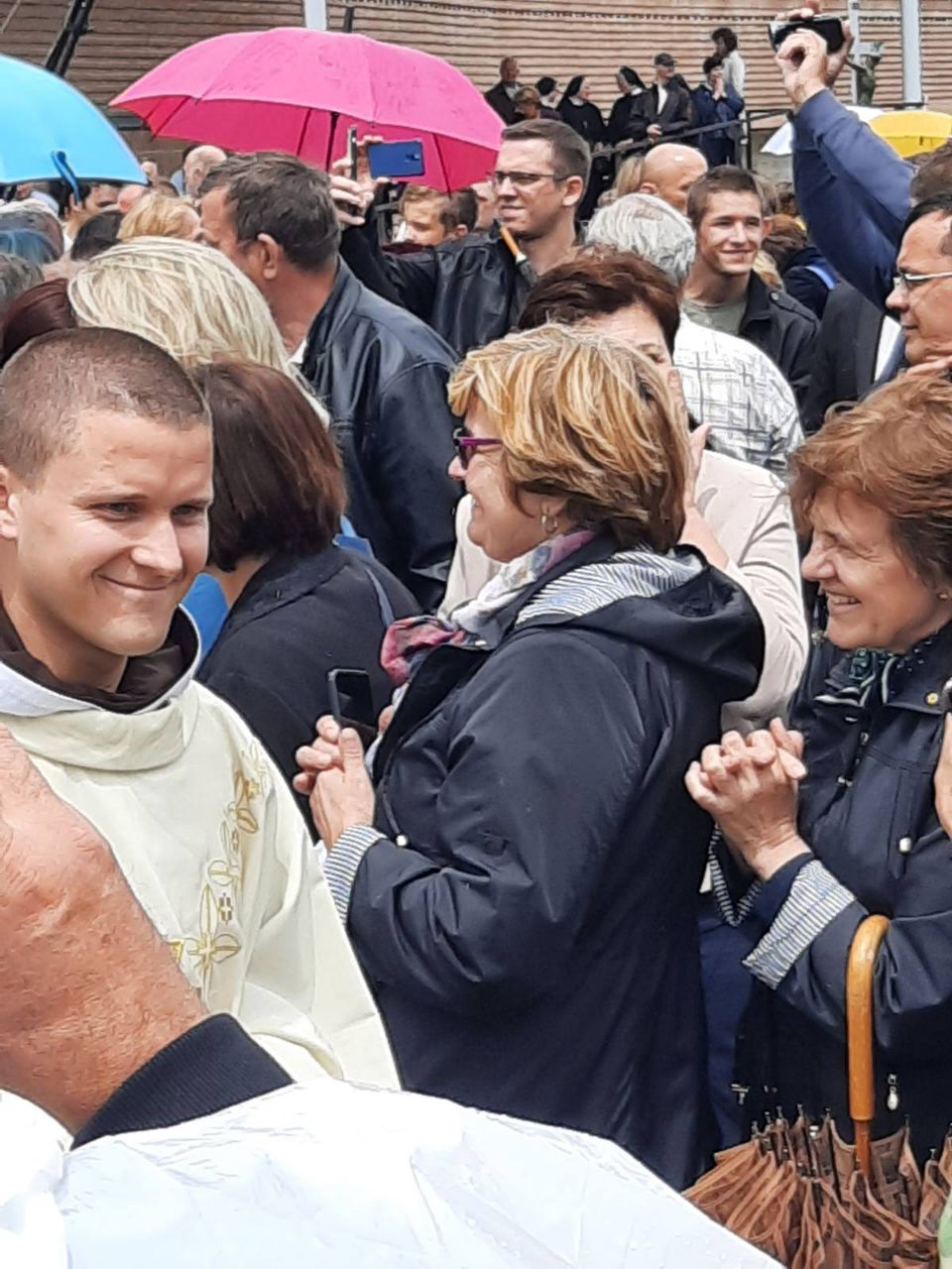 PONOS OBITELJI SEDLAR Za svećenika franjevca zaređen je drugi sin, Fra David Sedlar