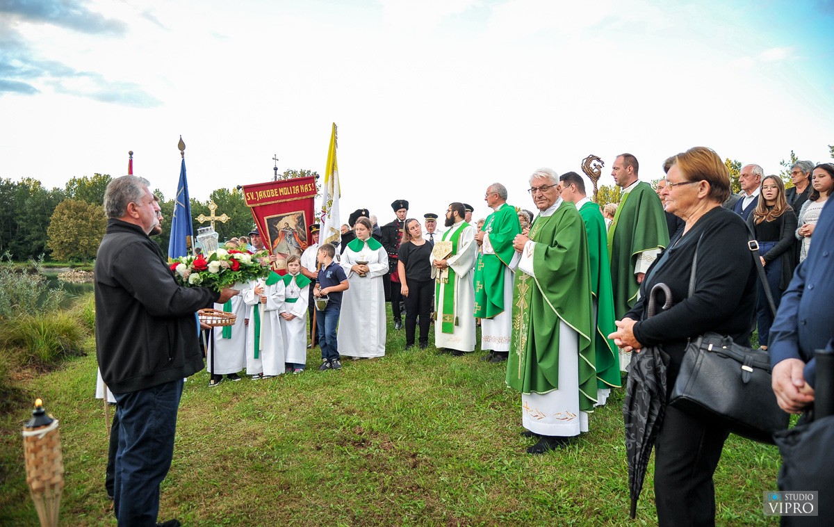 FOTO Uz molitvu i prigodan program obilježena godišnjica tragedije na rijeci Dravi