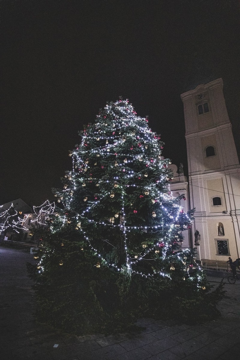 OVO JE PREKRASNO Božićno uređenje u centru Čakovca će vas oduševiti