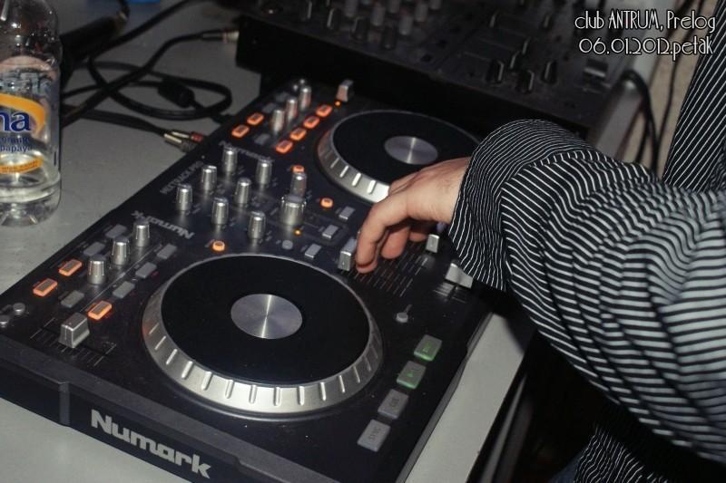 slika0009 Antrum (Petak, 6.1.2012) slika0009 Antrum (Petak, 6.1.2012)