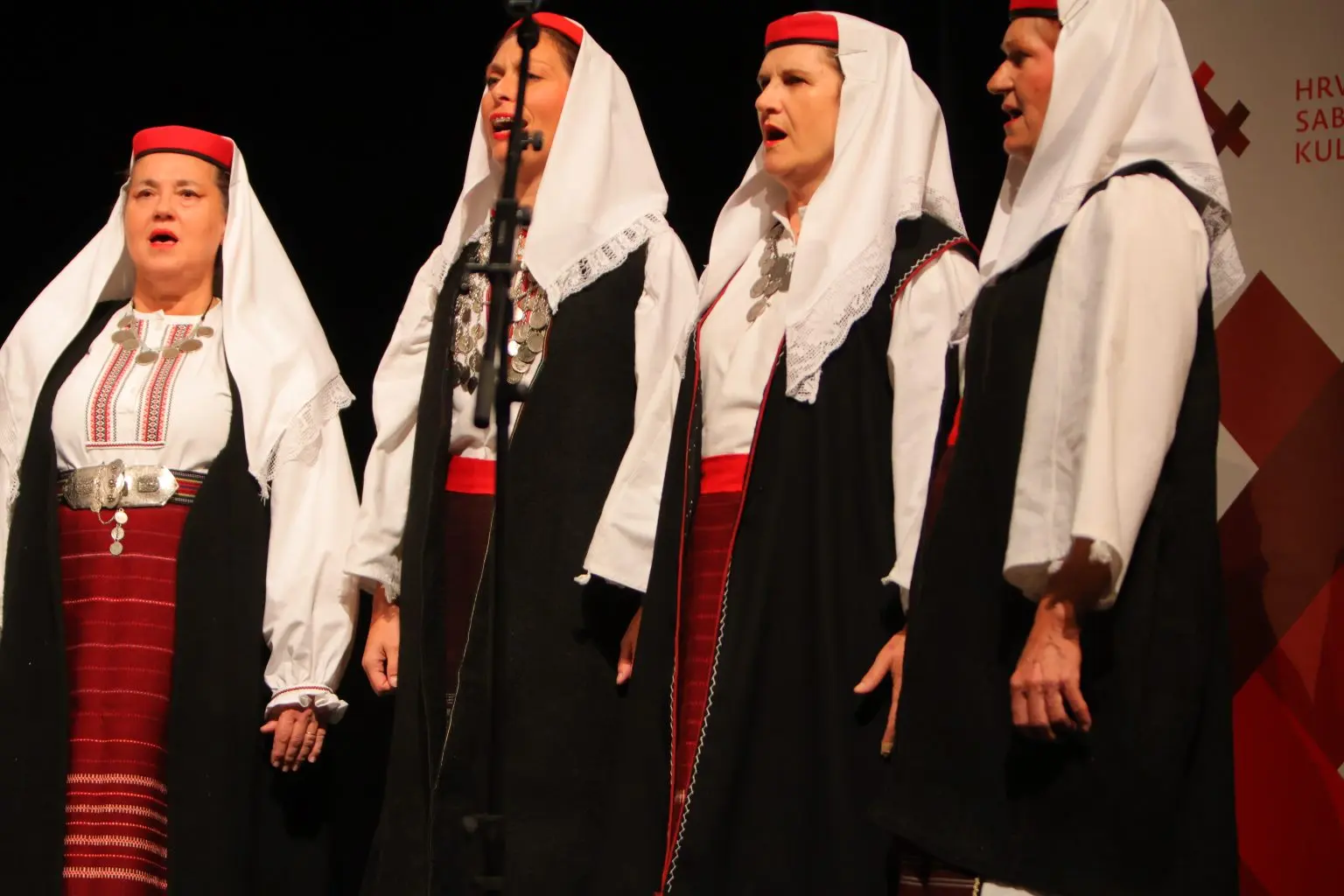 31. Susreta hrvatskih folklornih ansambala i izvornih skupina (1)