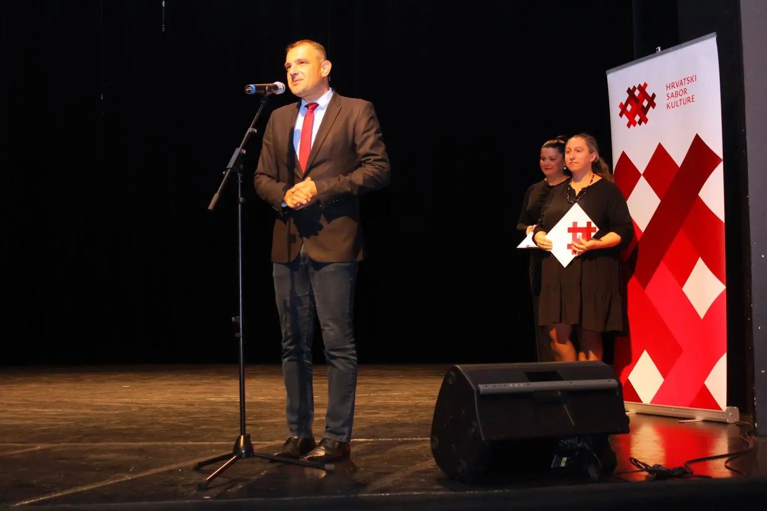 31. Susreta hrvatskih folklornih ansambala i izvornih skupina (32)