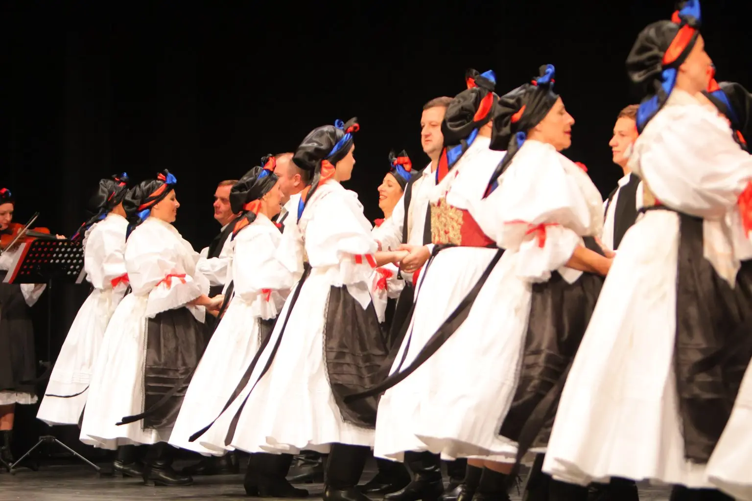 31. Susreta hrvatskih folklornih ansambala i izvornih skupina (38)