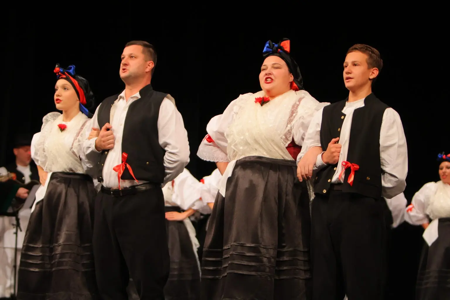 31. Susreta hrvatskih folklornih ansambala i izvornih skupina (39)