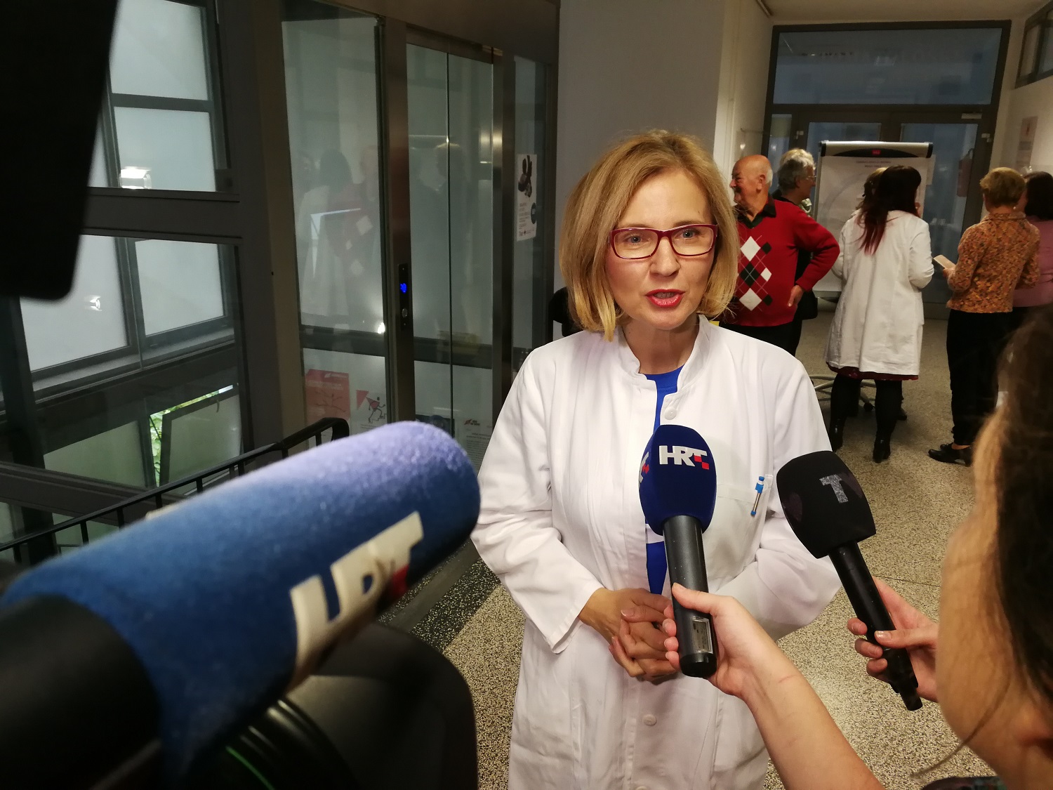 Volonteri u parku plavim krugom upozorili na šećernu bolest