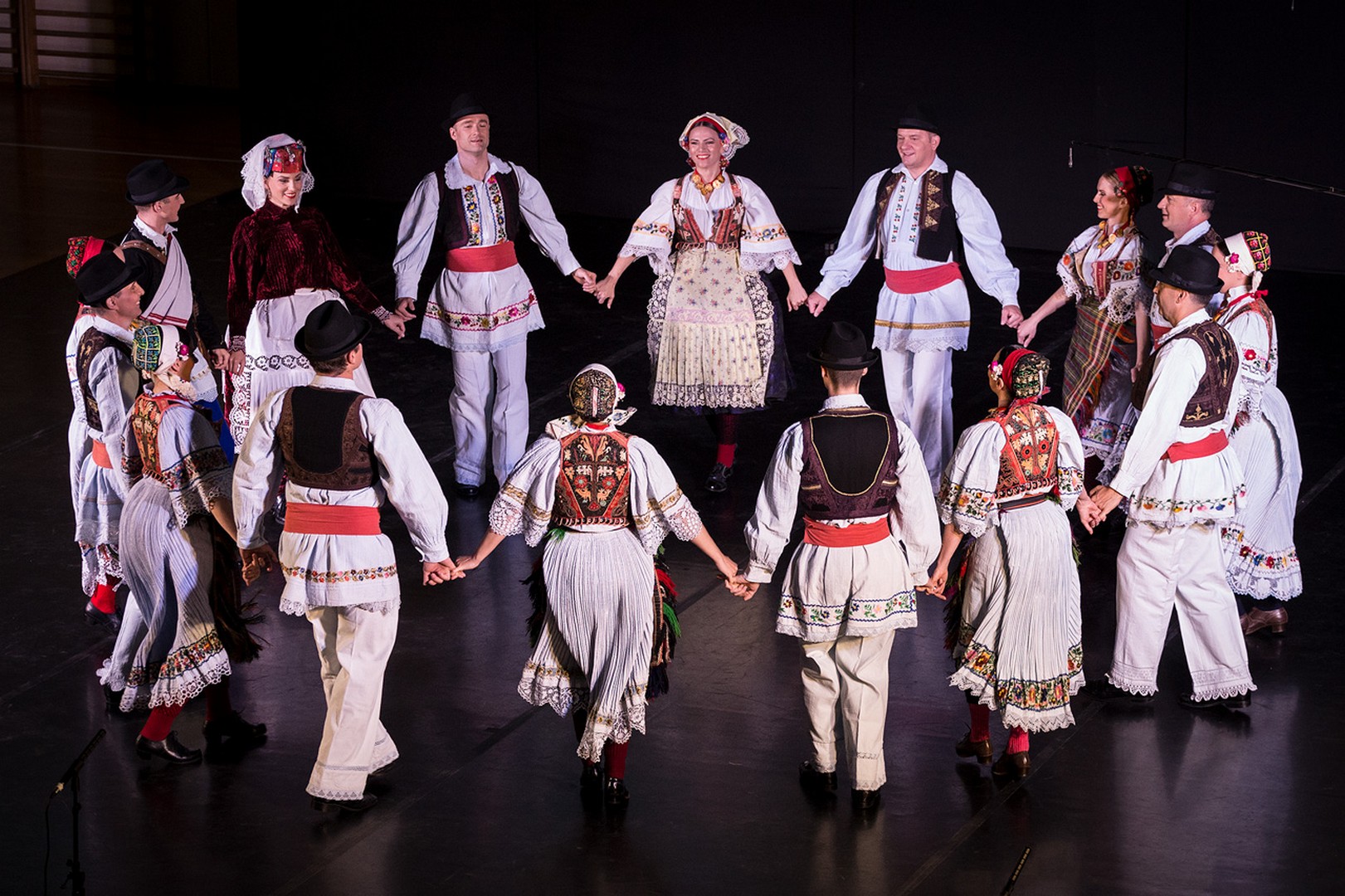 Nezaboravan nastup Ansambla LADO u prepunoj dvorani u Prelogu