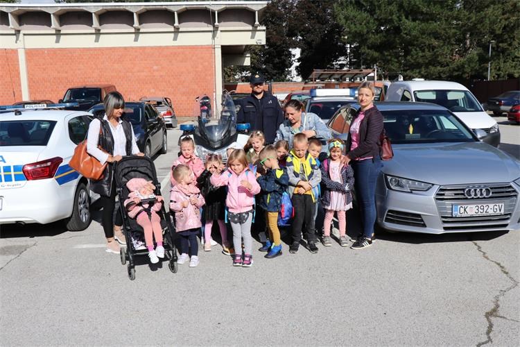 Mališani posjetili policiju