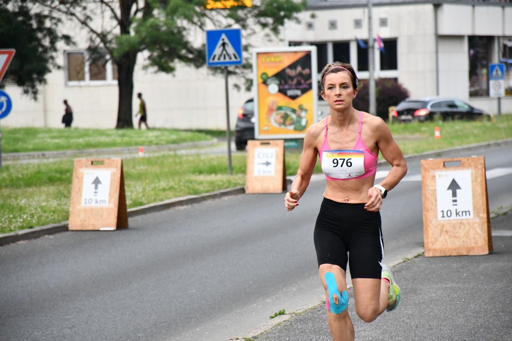 POGLEDAJTE TKO JE SVE TRČAO Veliki broj trkača na ‘Čakovečkom noćnom ceneru’