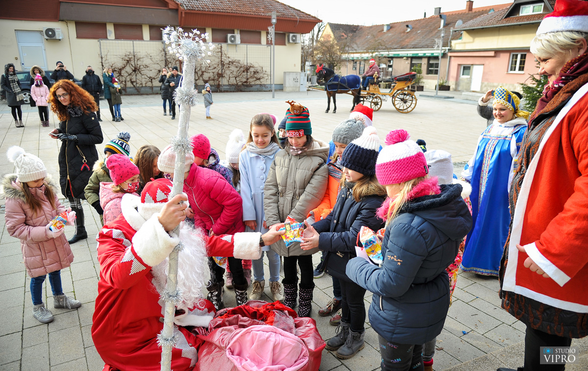 Djed Mraz i Snjeguročka posjetili Prelog