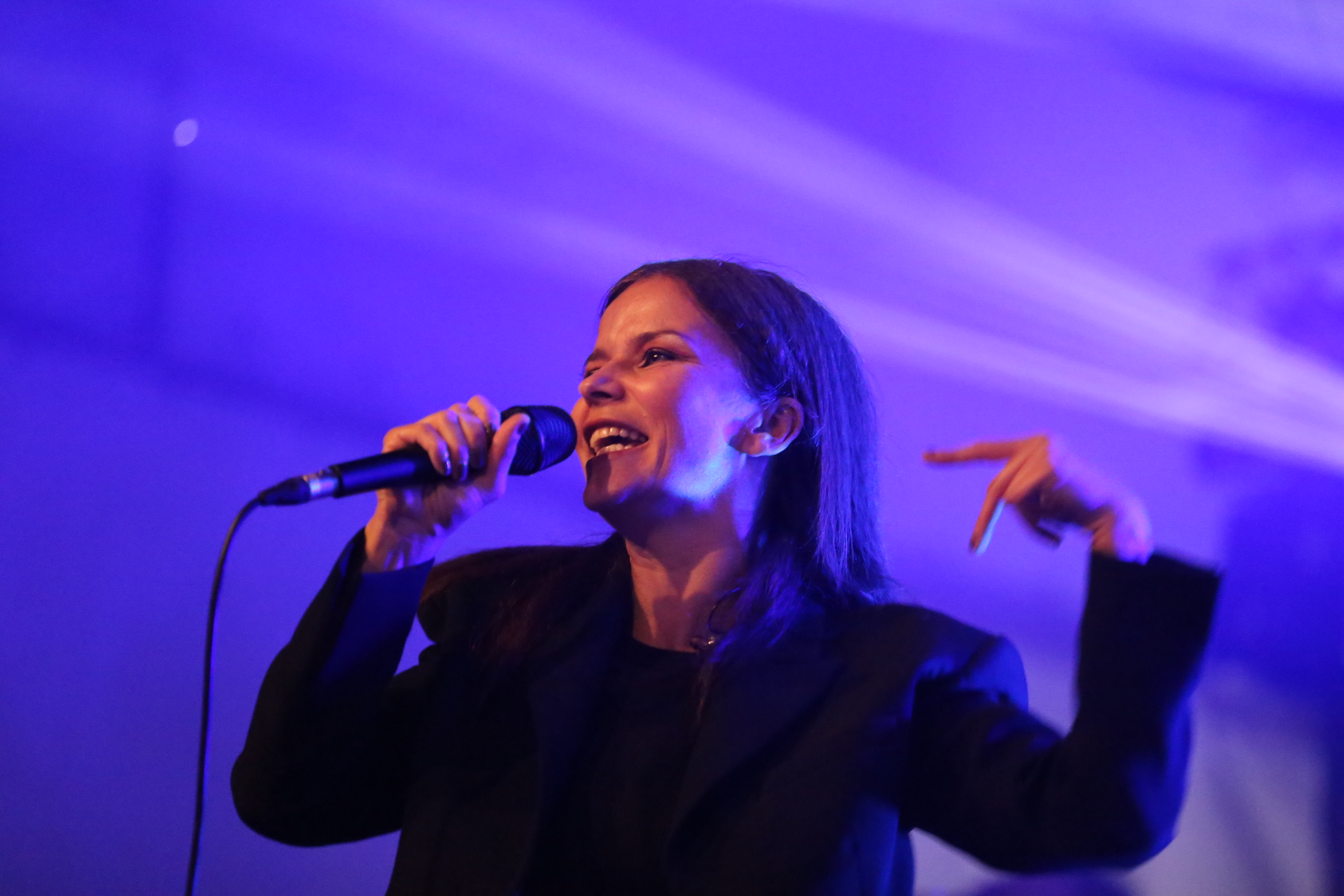 FOTO I VIDEO Vesna Pisarović na Marini Prelog rasplesala mnogobrojne posjetitelje i uveličala prvu večer Festivala balona