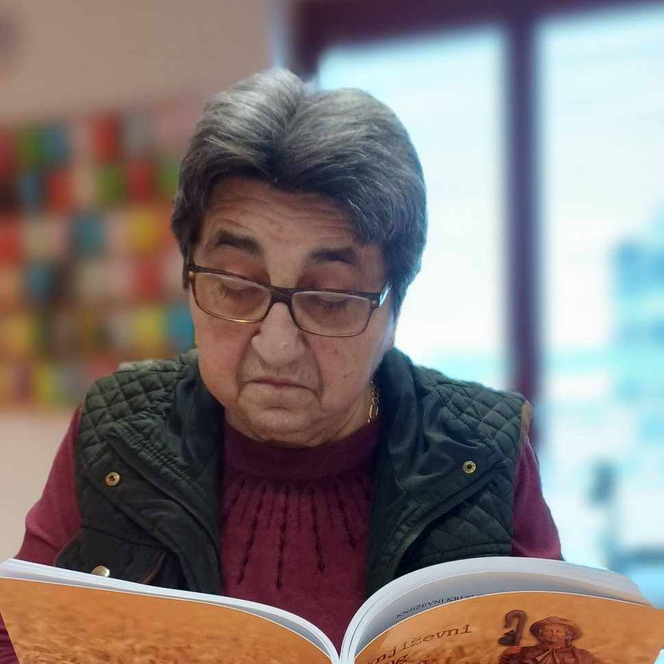 KLUB UNUKA Gimnazijalke održale književnu radionicu starijim osobama