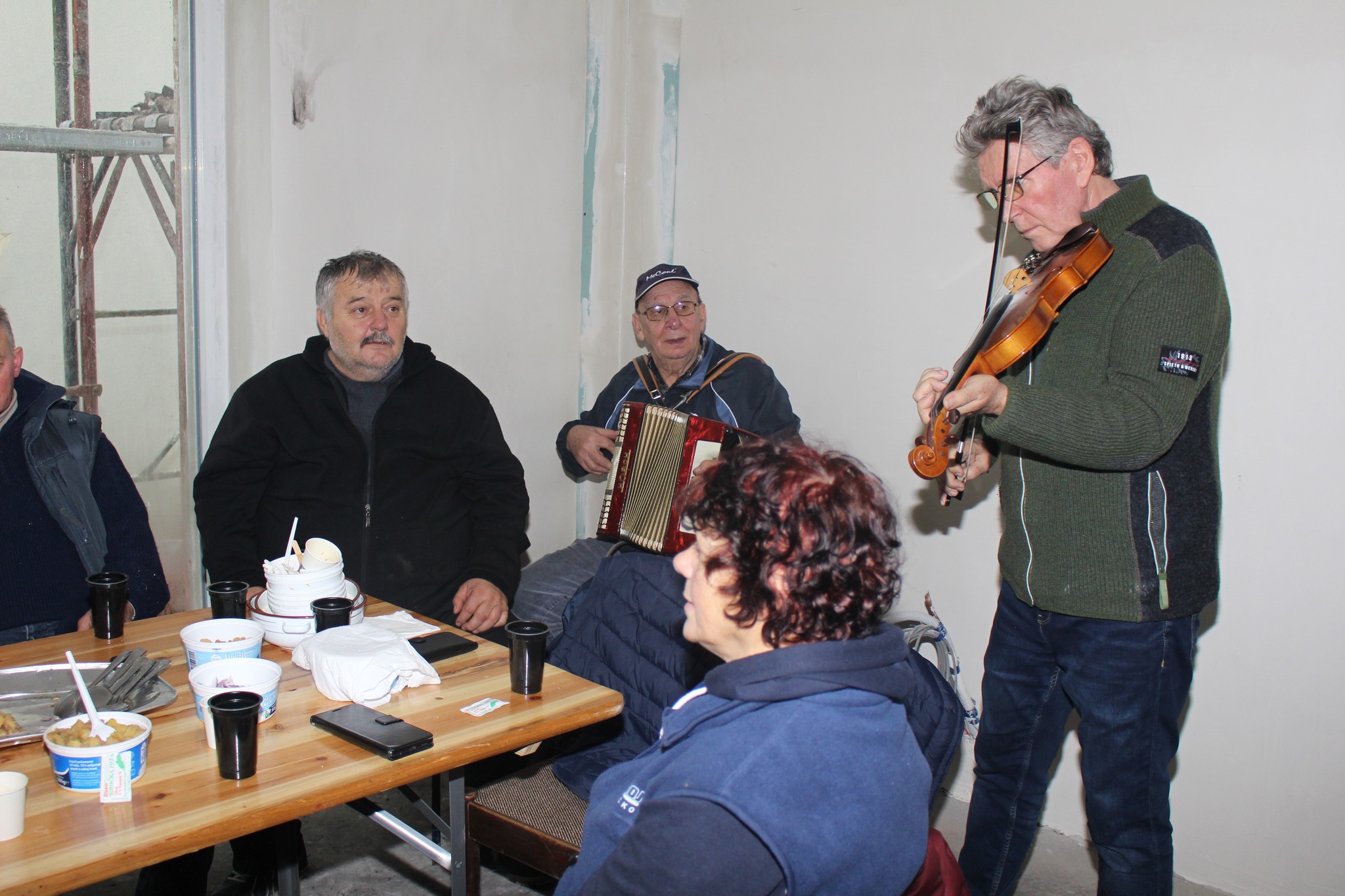 Tradicija u kotoripskom Graničaru: Okupljanje članova uz kolinjske delicije