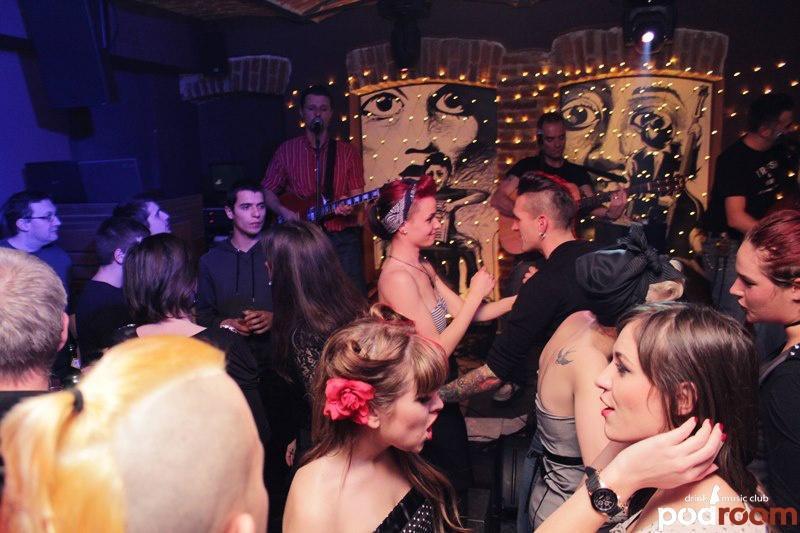 slika0028 Podroom (Petak, 7.12. – Trash & Burn Pin-up Calendar Party – 1.dio)