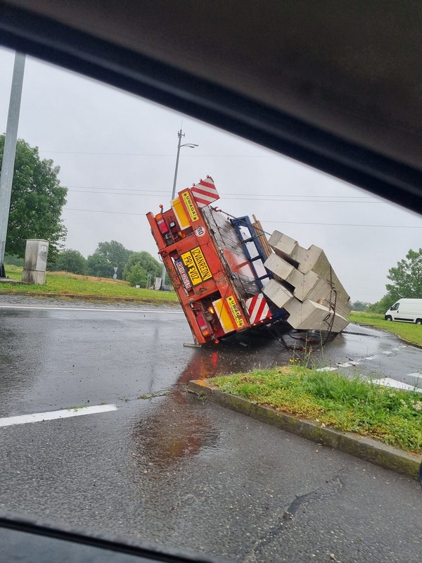 Prevrnuo se tegljač Prevrnuo se tegljač