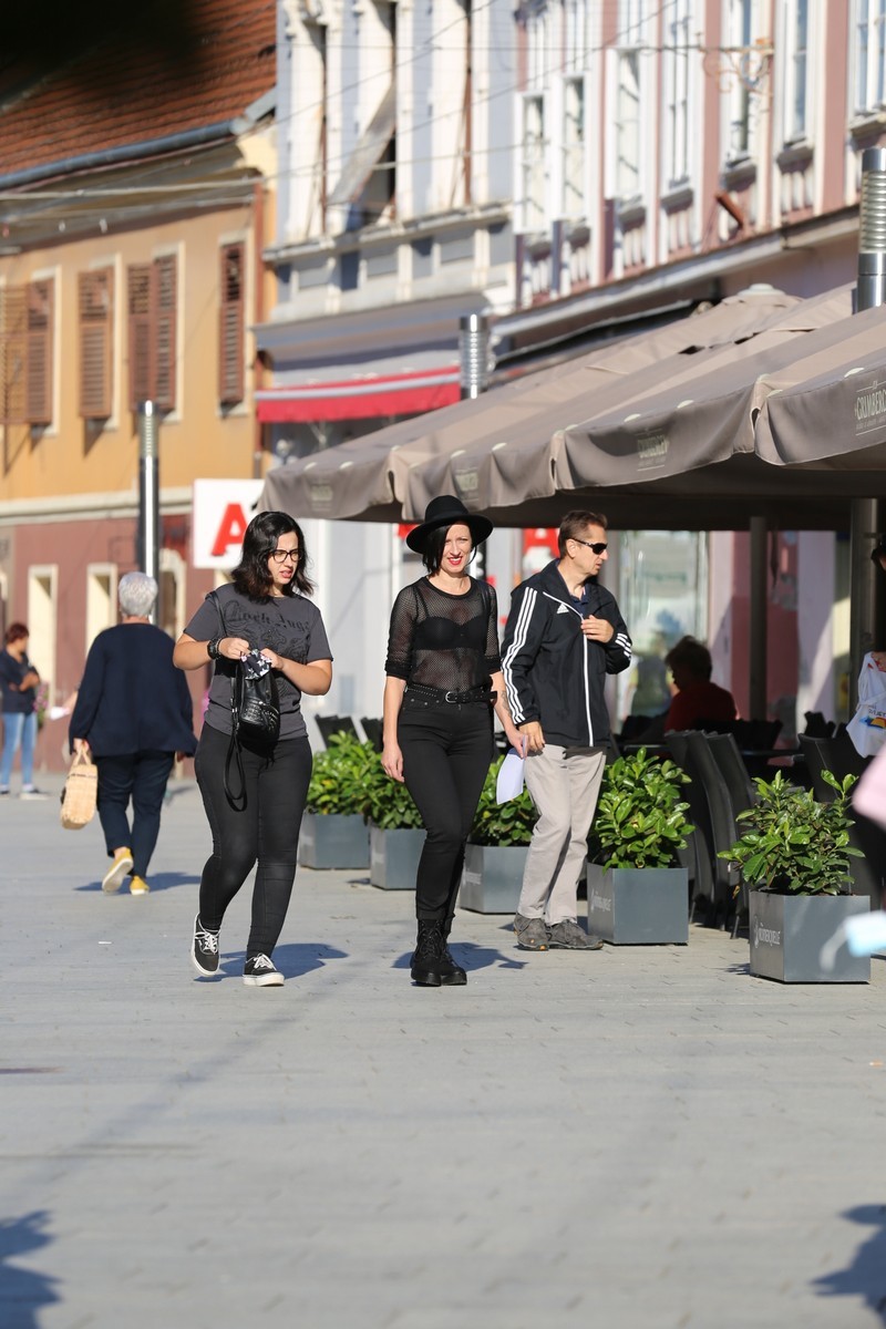 KLIKOM PO ČAKOVCU Zadnji trzajevi ljeta u gradu, evo koga smo sve sreli