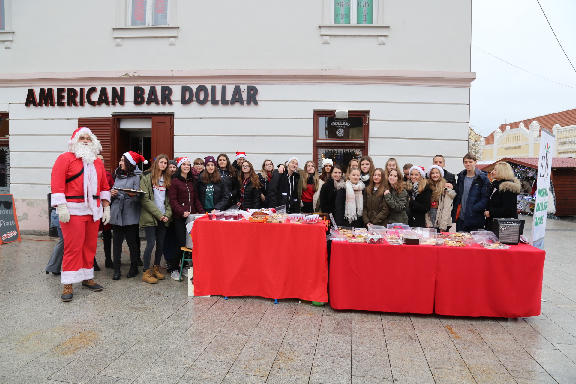 Pjesma i delicije budućih hotelijera u središtu Čakovca