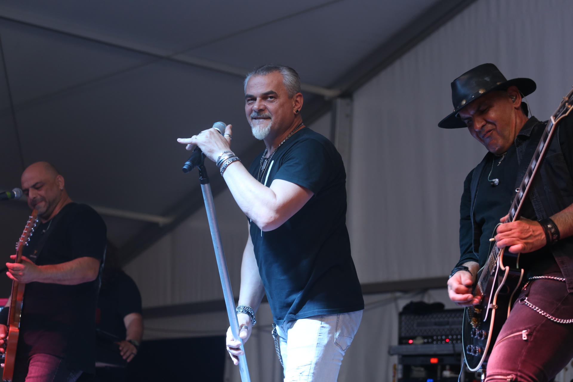 LJETO UZ MURU Pero Galić i Opća opasnost svojim hitovima oduševili publiku u Murskom Središću LJETO UZ MURU Pero Galić i Opća opasnost svojim hitovima oduševili publiku u Murskom Središću