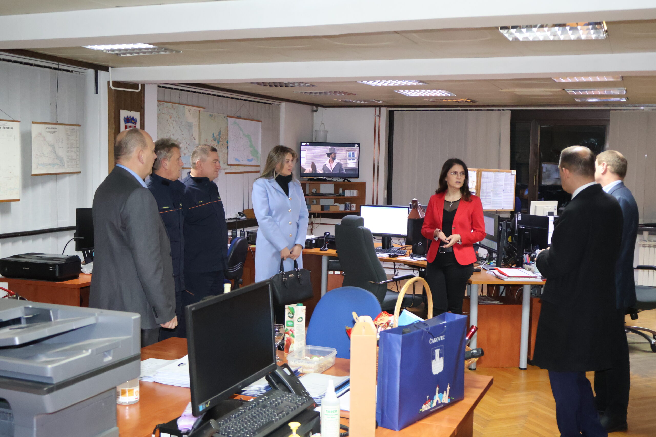 Gradonačelnica Cividini i župan Posavec obišli dežurne službe u novogodišnjoj noći