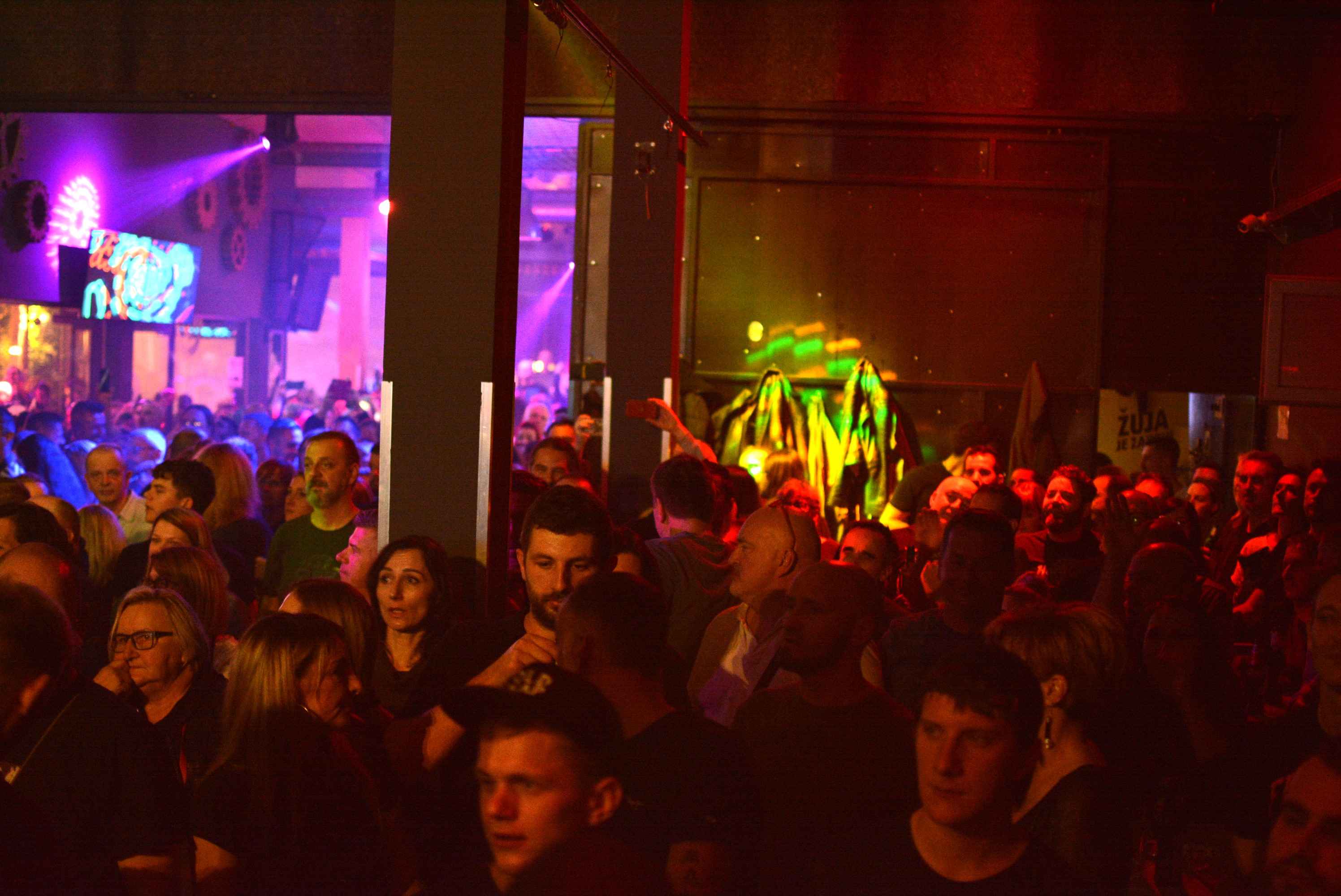 FOTO/VIDEO Euforična i nezaboravna noć uz Gorana Bareta i Majke u čakovečkom Meta baru