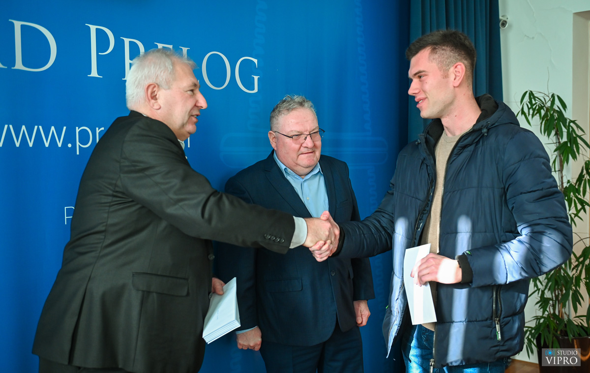 Nagrađeni uspješni učenici i studenti s područja Grada Preloga