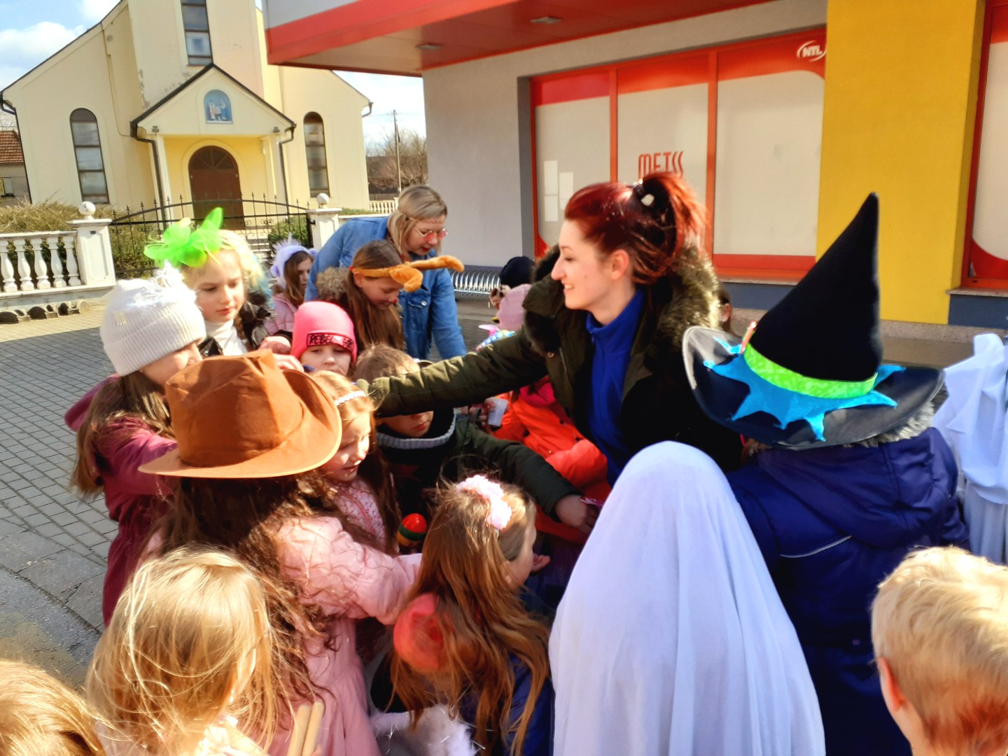 Maškare u Područnoj školi Gardinovec: Fašnički dan zaokružili šetnjom gardinovskim ulicama Maškare u Područnoj školi Gardinovec: Fašnički dan zaokružili šetnjom gardinovskim ulicama
