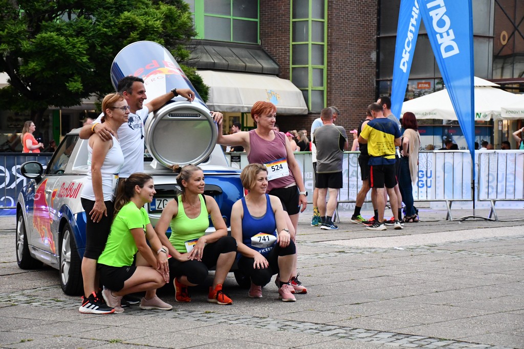 POGLEDAJTE TKO JE SVE TRČAO Veliki broj trkača na ‘Čakovečkom noćnom ceneru’