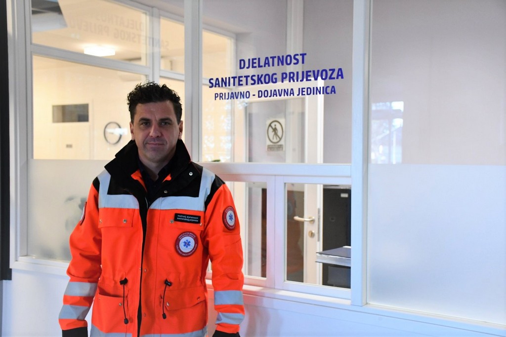 DANIEL VINKO Profesionalni vozač/medicinski tehničar uspješno upravlja sanitetskim prijevozom Međimurja DANIEL VINKO Profesionalni vozač/medicinski tehničar uspješno upravlja sanitetskim prijevozom Međimurja