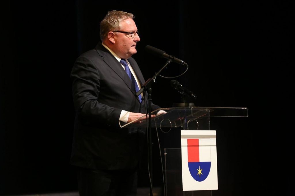 3139120910214901984560088763408