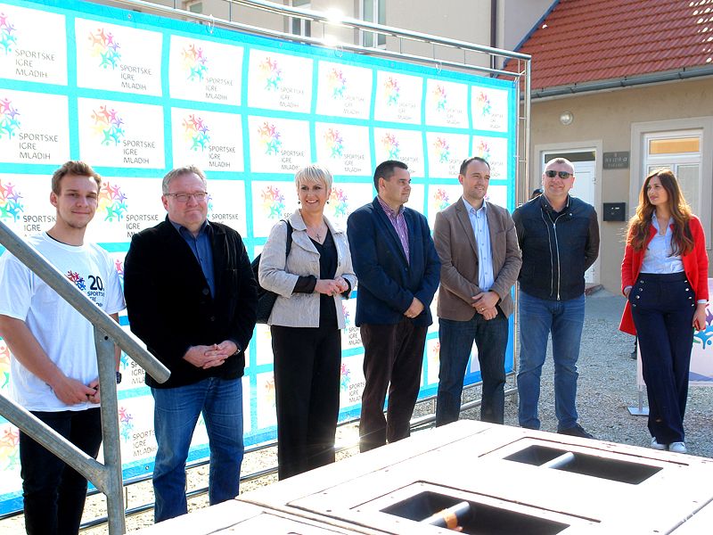 347715074dsc05430992248