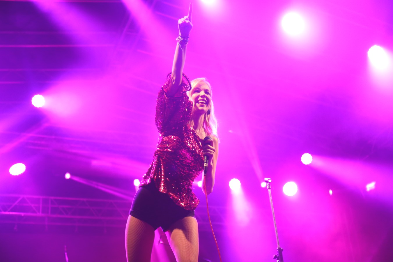 Popularna Jelena Rozga hitovima raspjevala posjetitelje Porcijunkulova