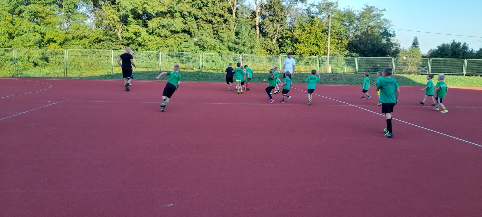 MURSKO SREDIŠĆE Treći dan Europskog dana sporta održane nogometne i košarkaška utakmica između djece i roditelja