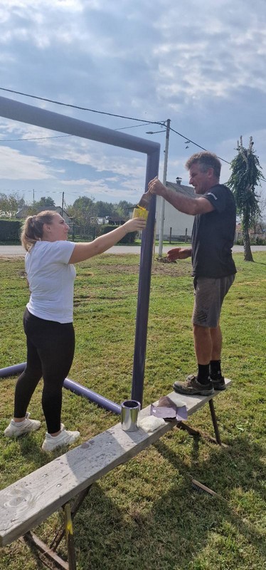 DONJI MIHALJEVEC Mještani ujedinjeni u sadnji drveća i bojanju igrala