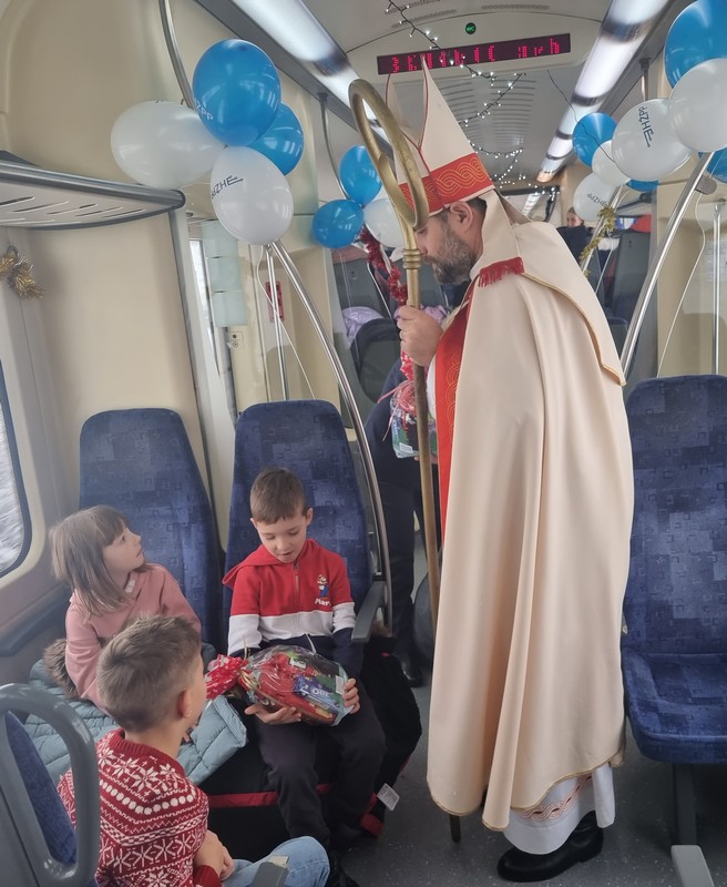 VESELA AVANTURA Mališani iz vrtića Cvrčak putovali vlakom u susret Svetom Nikoli
