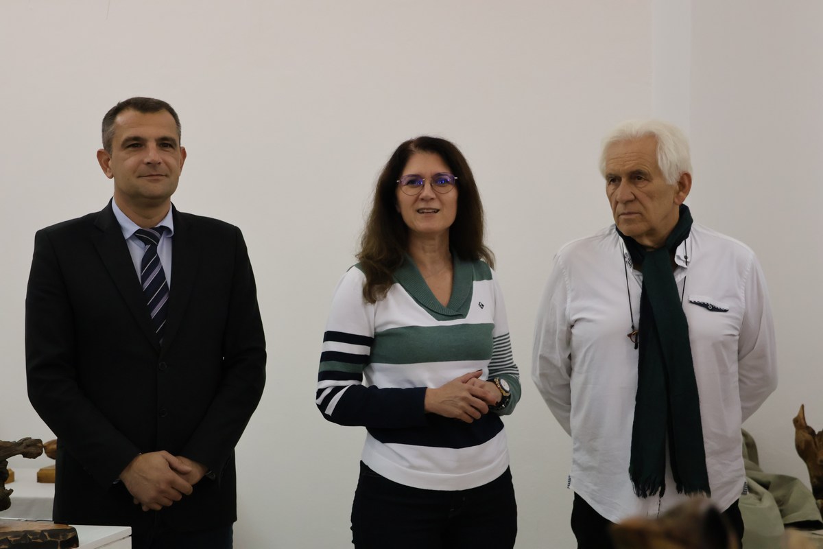 DRVENE SKULPTURE Otvorena izložba svestranog Josipa Radeka