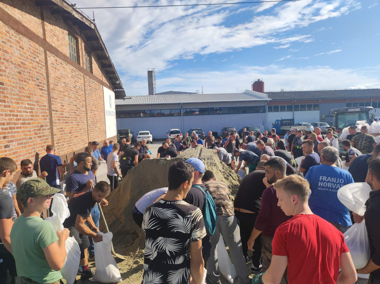 UJEDINILI SE Mještani Kotoribe pokazali koliko su moćni dok ih je više!