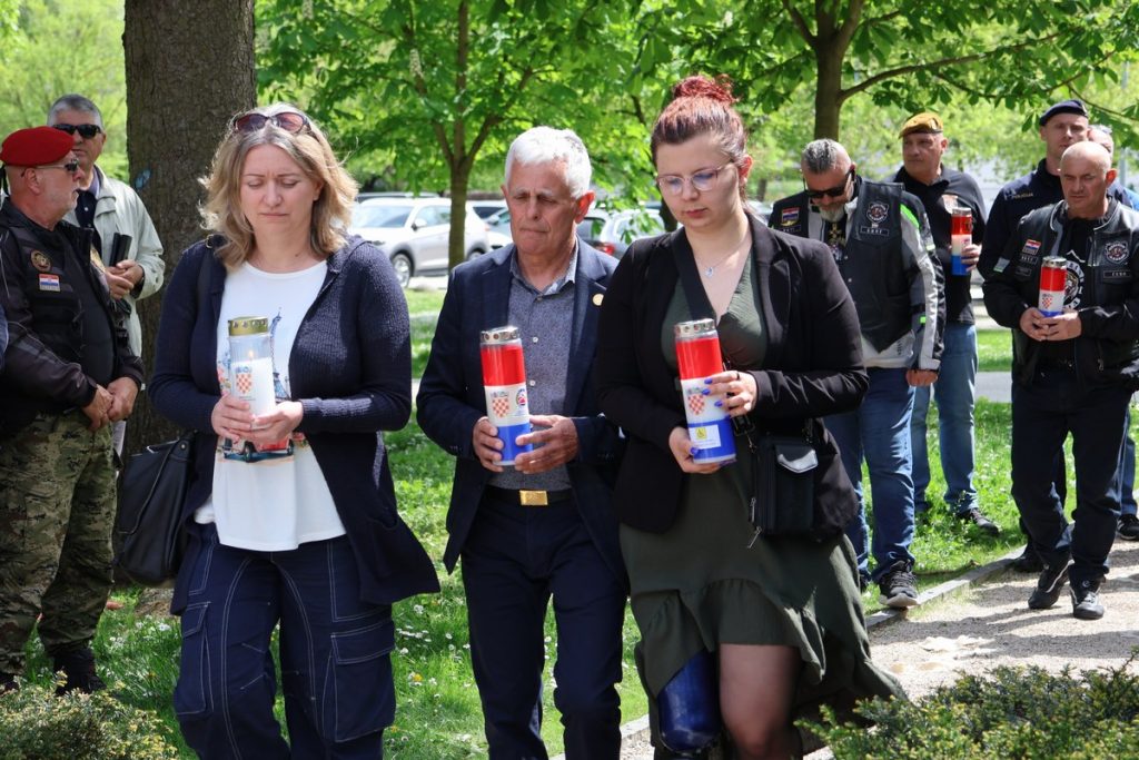 34 krunice za 34 godine (10) 34 krunice za 34 godine (10)