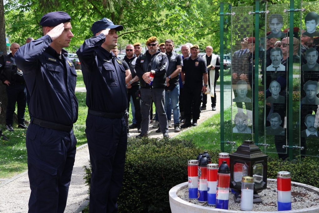 34 krunice za 34 godine (12) 34 krunice za 34 godine (12)