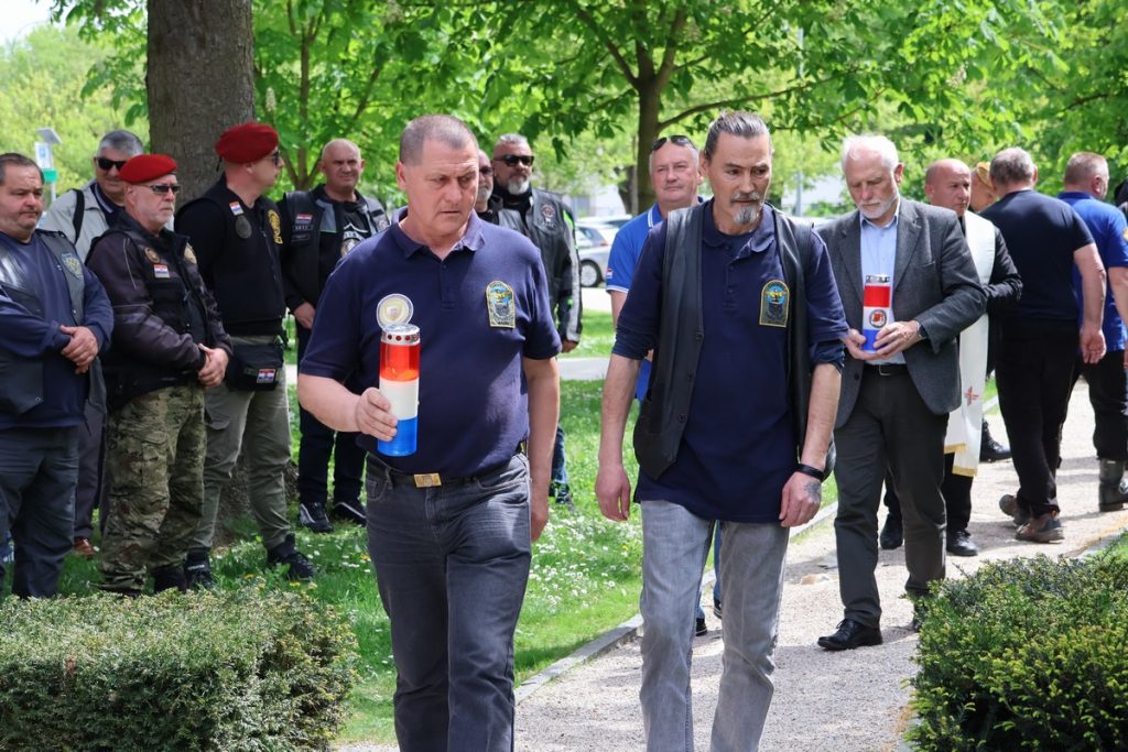 34 krunice za 34 godine (16) 34 krunice za 34 godine (16)