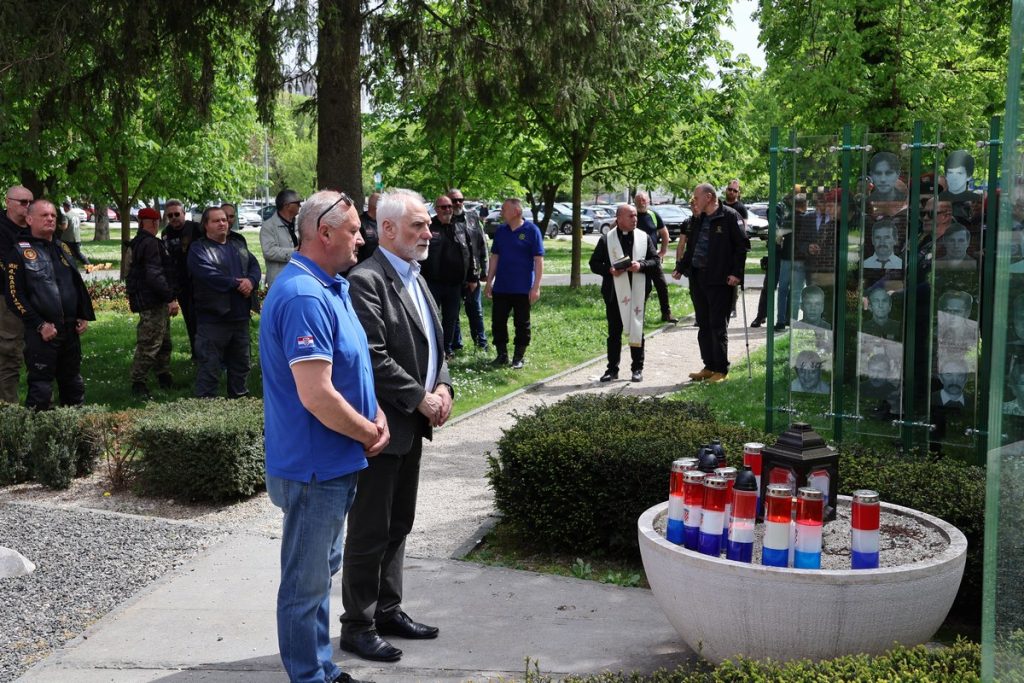 34 krunice za 34 godine (17) 34 krunice za 34 godine (17)