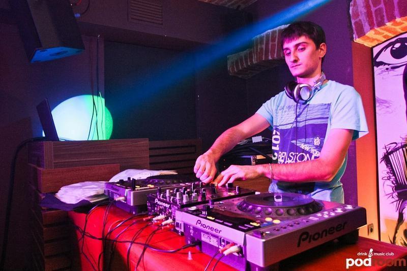 slika0008 Podroom (Subota, 20.10.2012 – Pop & RnB vs House – DJ Nixou)