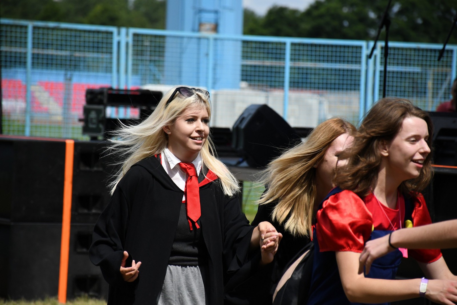 FOTO Povorka protutnjala gradom, maturanti s osmjehom dočekali kraj srednje škole!