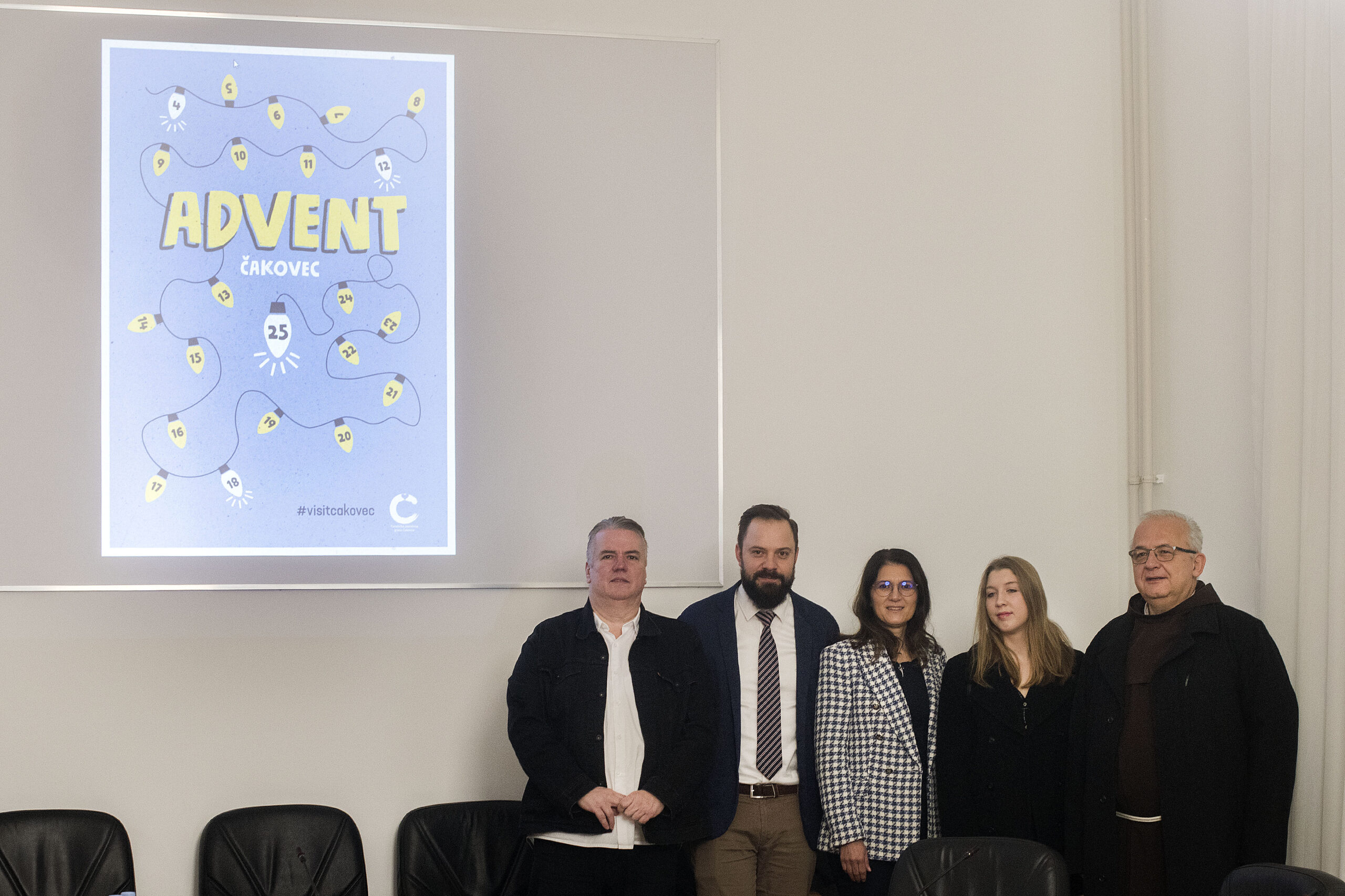 BOŽIĆNA BAJKA U ČAKOVCU Advent u gradu Zrinskih uz veliko klizalište i Gastro rutu bogatu nagradama! BOŽIĆNA BAJKA U ČAKOVCU Advent u gradu Zrinskih uz veliko klizalište i Gastro rutu bogatu nagradama!